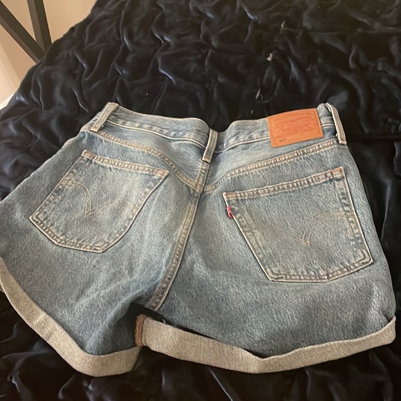 Levi Jean shorts - Picture 3 of 3